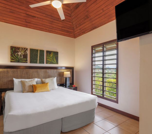 Lagoon View Bungalow bedroom